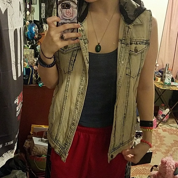 ⚠️ISO ⚓Sleeping with Sirens⚓ Denim Vest⚠️ - Picture 6 of 7